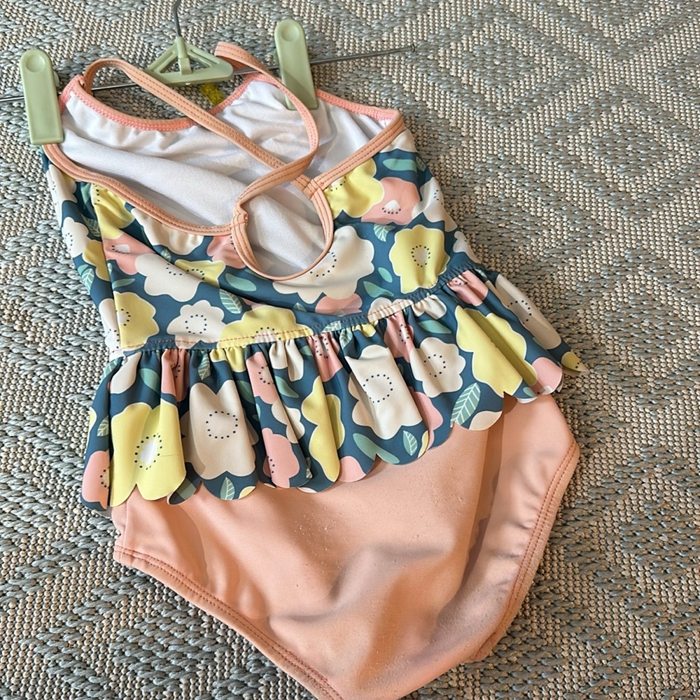 Ruffle Butts Size 4T - Picture 2 of 2